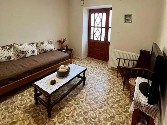 Yiayias House Apartamento